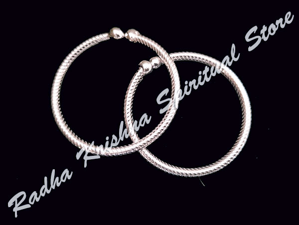 <p>
	Big Bilva Bel Patra Pure Silver</p>